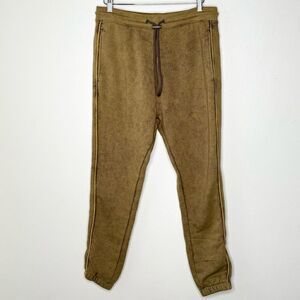 Alphalete Men’s Essential Oversized Jogger in Brown - US M